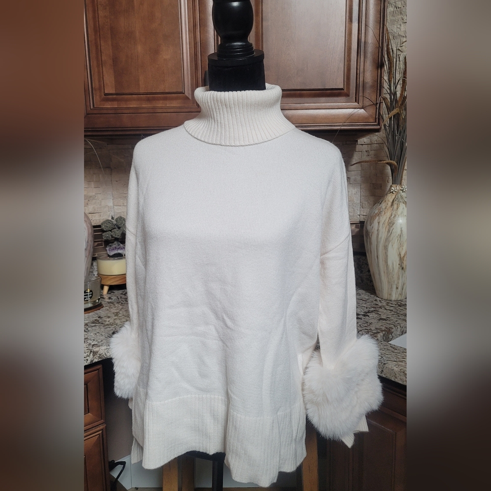 Saks Fifth Avenue White Turtleneck Sweater